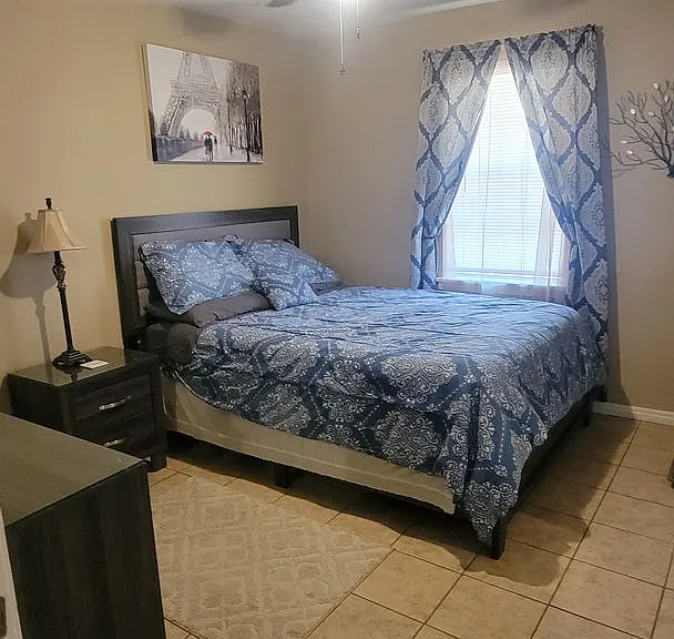 808 Mary St — Photo 13