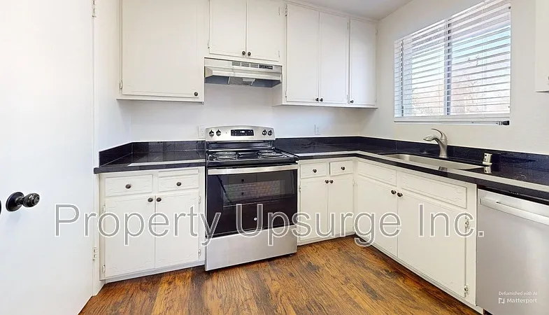 2 bed, 1.0 bath, 838 sqft, $1,350 — Photo 2