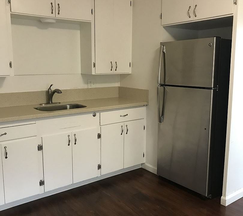 2nd image of 420 Broadway APT 006
