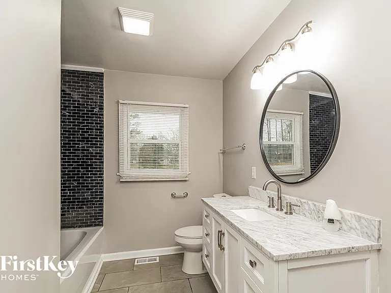 401 Sparella St — Photo 8