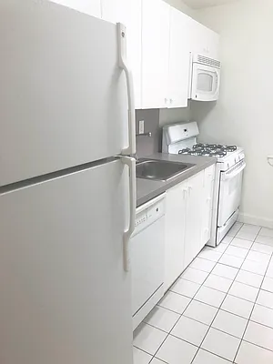Rented by Contact Realty | media 15