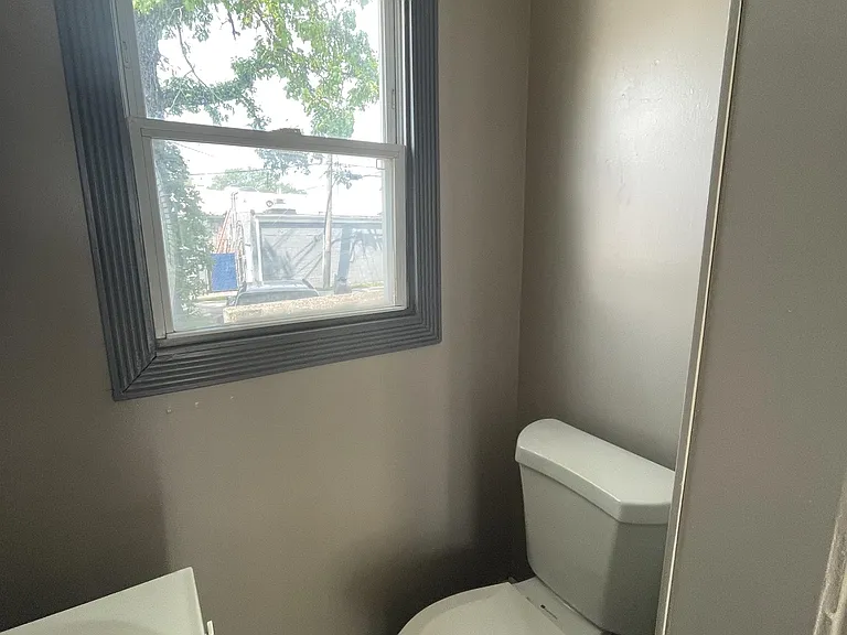 203 Elmhurst Ave #2 — Photo 8