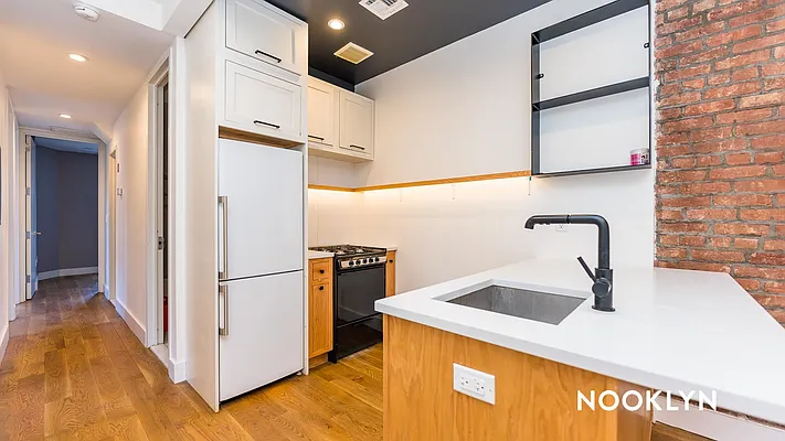 Rented by Nooklyn NYC LLC | media 21
