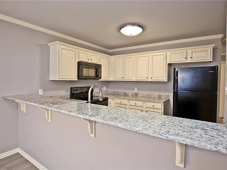 1255 N Rupple Rd #4 — Photo 7