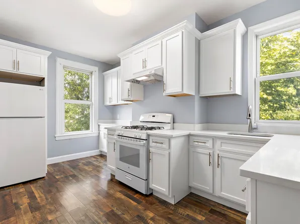 11 Hudson Place image 5 of 16