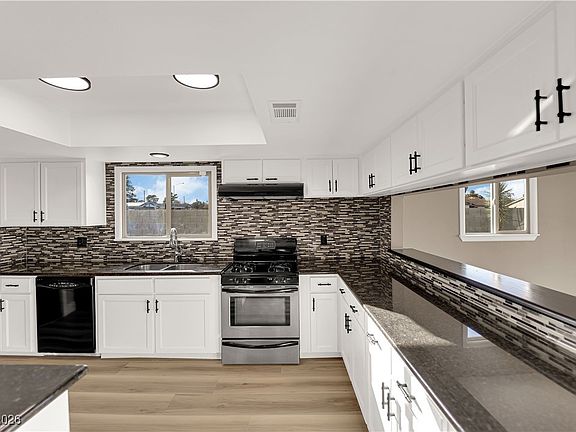3rd image of 3942 Maryland Ave
