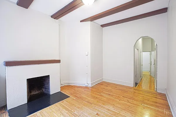 Rented by Hecht Group | media 8