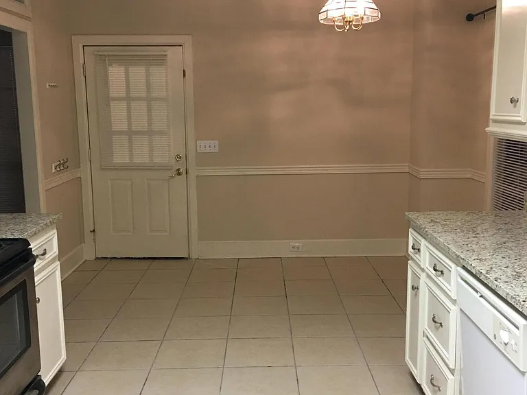 113 Oak Ridge Cir — Photo 6