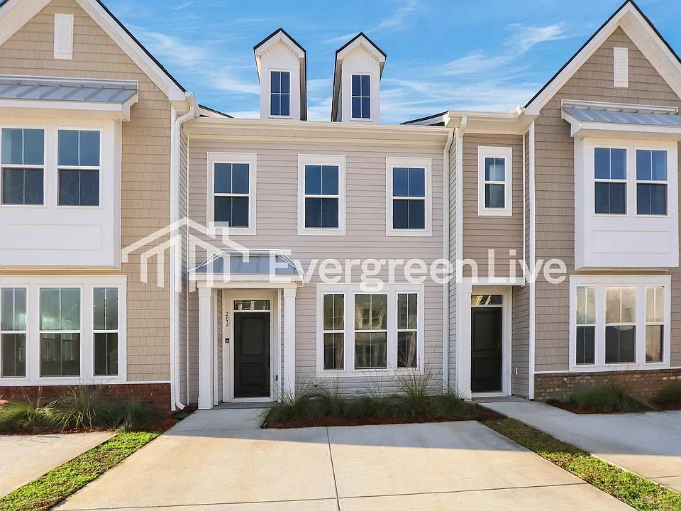 203 Lockland Dr