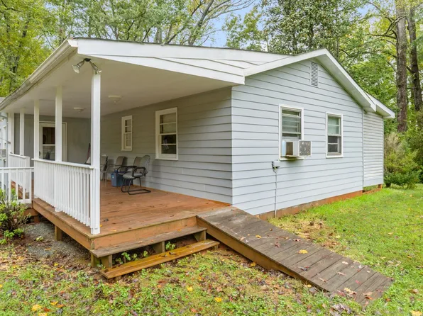 2480 Serpentine Ln, Charlottesville, VA 22911