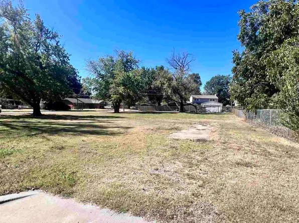 416 Fairview Ave, Ponca City, OK 74601