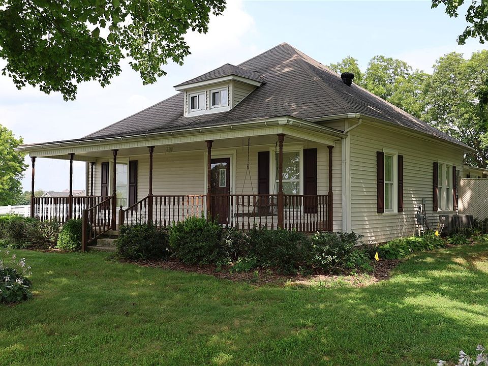 1st image of 816 Lexington Dr