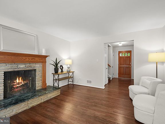 5th image of 9210 Bardon Rd