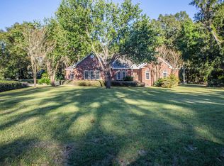 7 Stuart Pl, Hilton Head Island, SC 29928