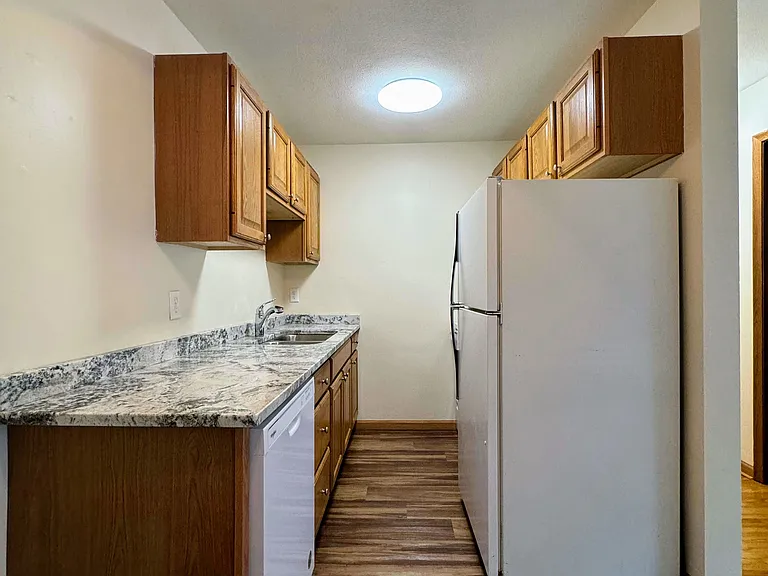 425 University Ave SE — Photo 12