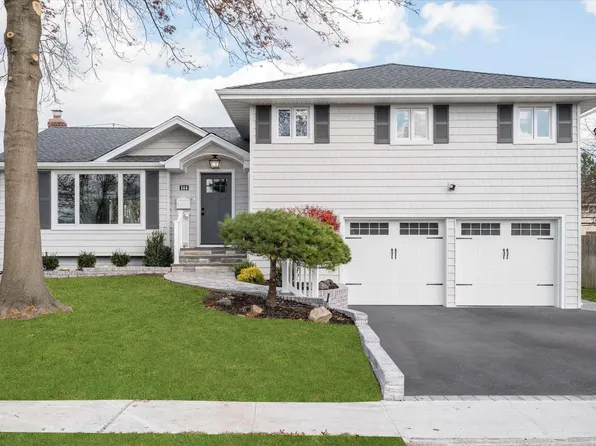 144 Northern Parkway, Plainview, NY 11803