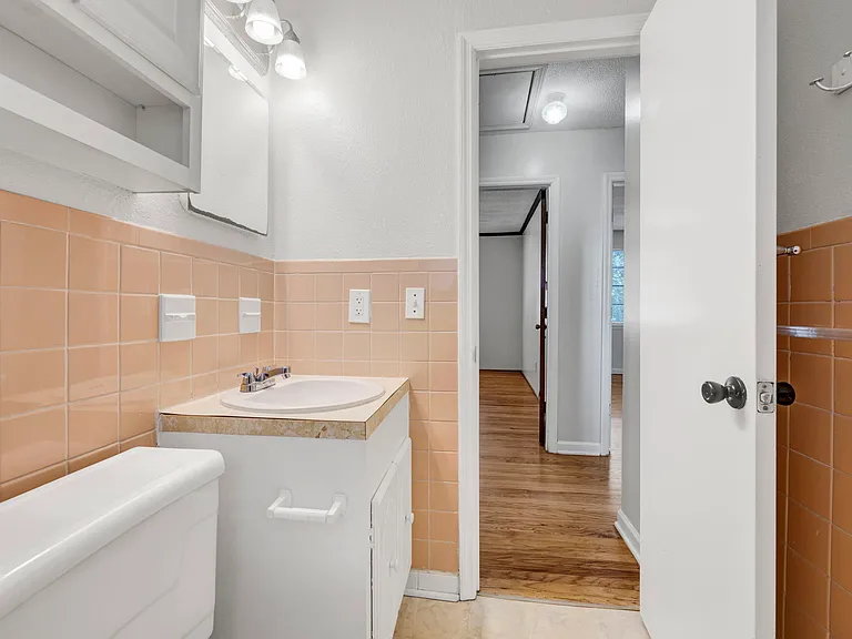 2900 Holt Dr — Photo 24