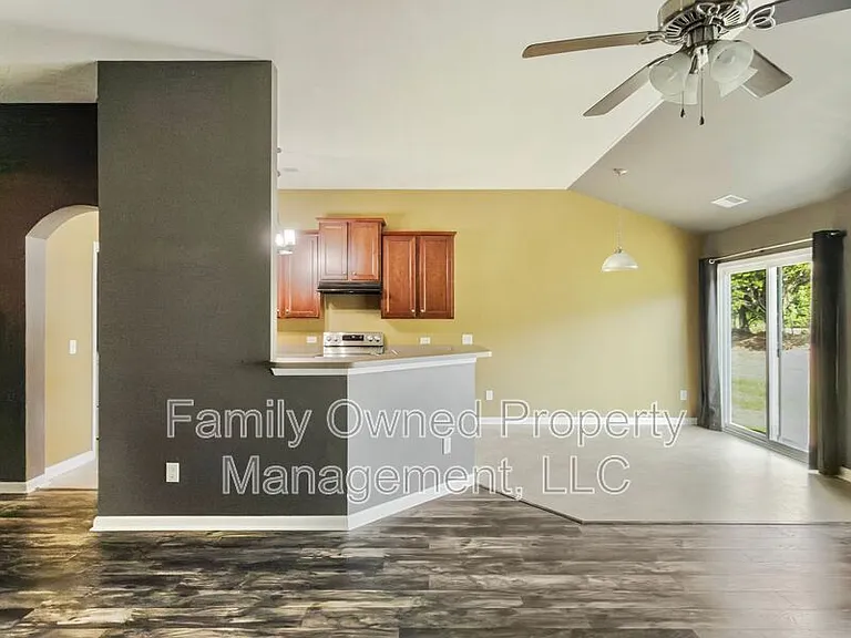 266 Mayfield Dr — Photo 10