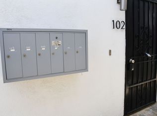 Valencia (994), Costa Mesa, CA 92626