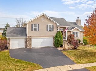 14227 Reston Dr, South Beloit, IL 61080