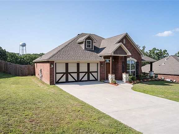 2nd image of 2031 Lisa Ln