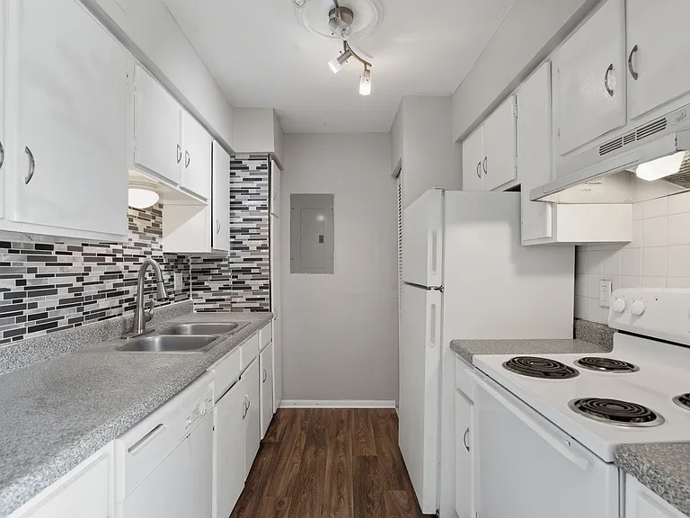Step into the modern elegance of Wymore 360 Apartments, where stylish kitchens meet functional design. Enjoy upgraded appliances and sleek finishes that elevate your living experience. Schedule your tour today and make it home!