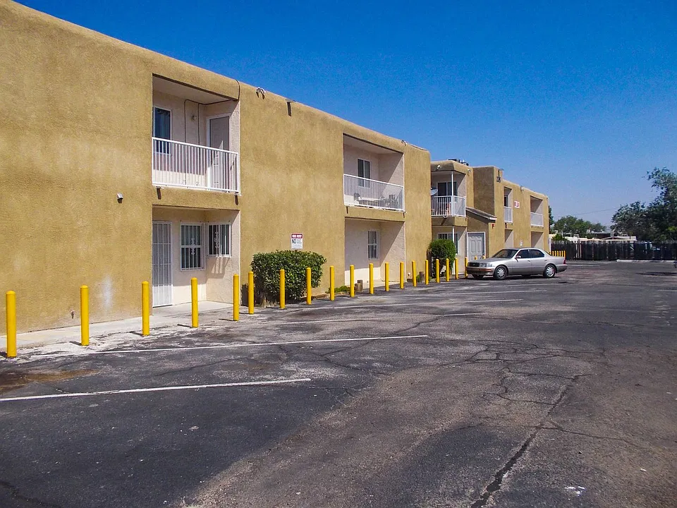 Large Bedrooms and Balconies!