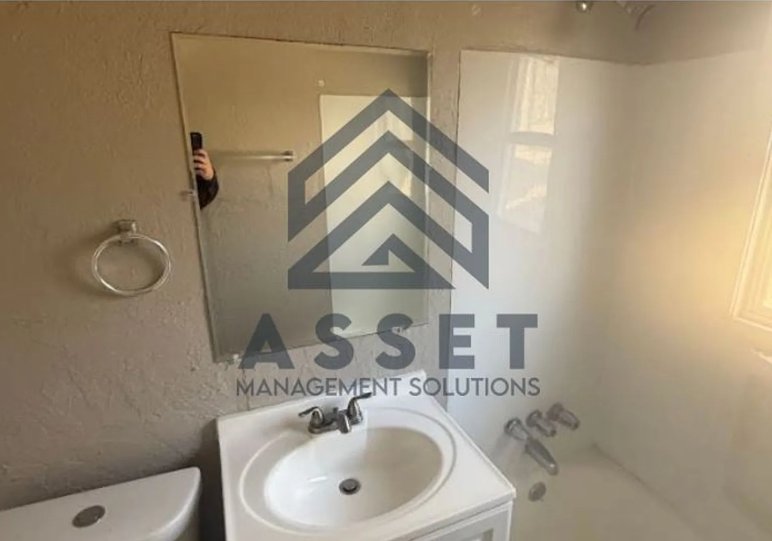2 Bedroom Home Available for Lease & Rent to Own! — Photo 3