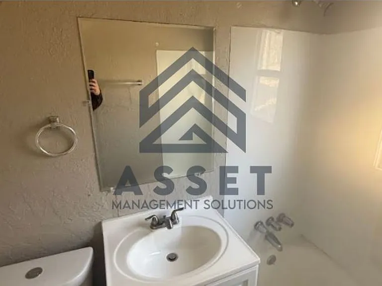 2733 NE Success St — Photo 3