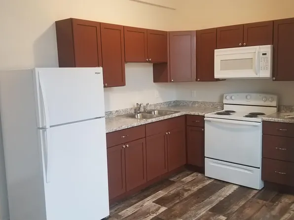 103 1st St NE, Clarion, IA 50525