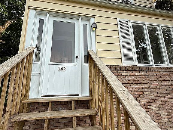 3rd image of 409 W Douglass Ave