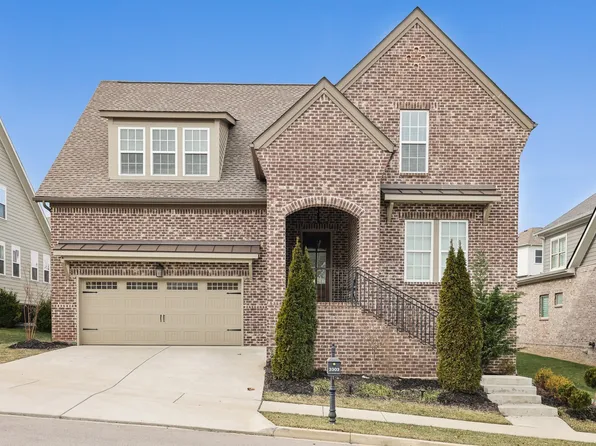 3303 Vinemont Dr, Thompsons Station, TN 37179
