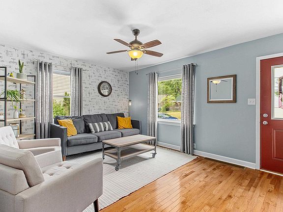 5th image of 2101 E Riverview Ct