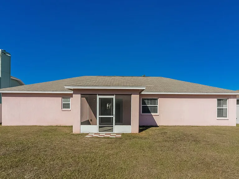 7172 Summit Dr — Photo 16