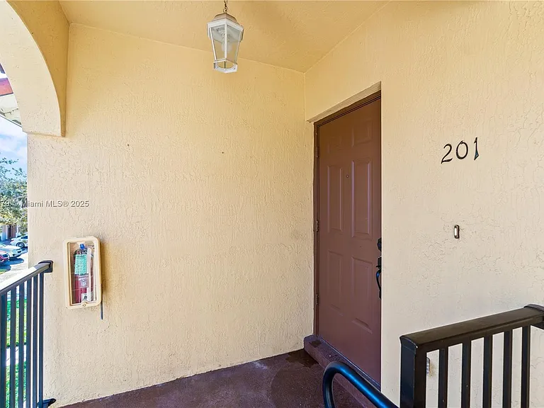 1398 NE 33rd Ave #201-25 — Photo 9