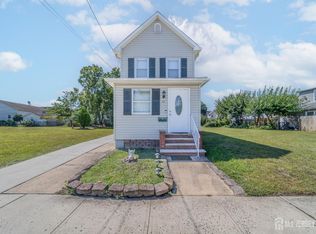 26 Water St, South River, NJ 08882