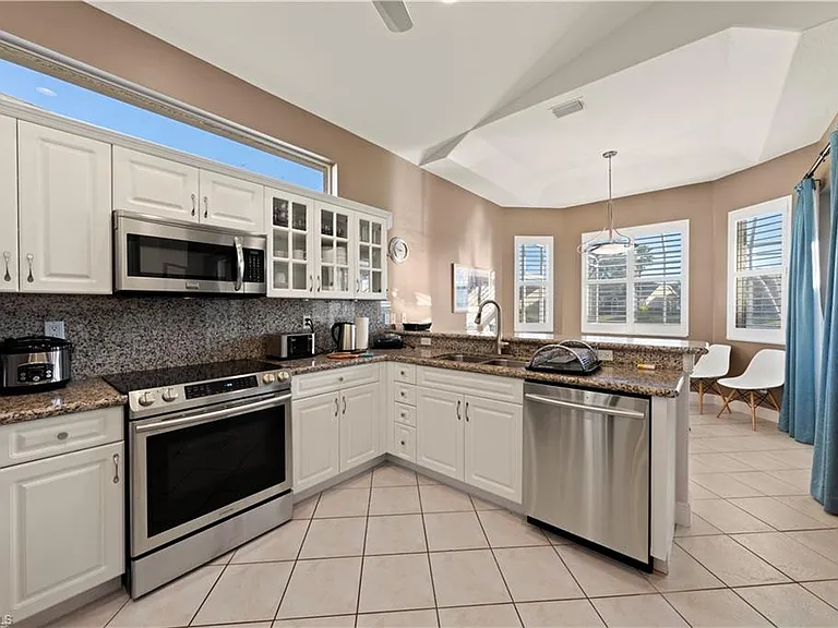 8066 Tauren Ct — Photo 11