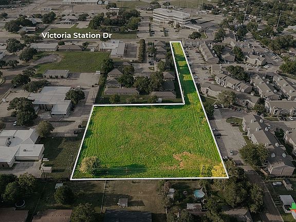 2nd image of 1505 Victoria Station Dr