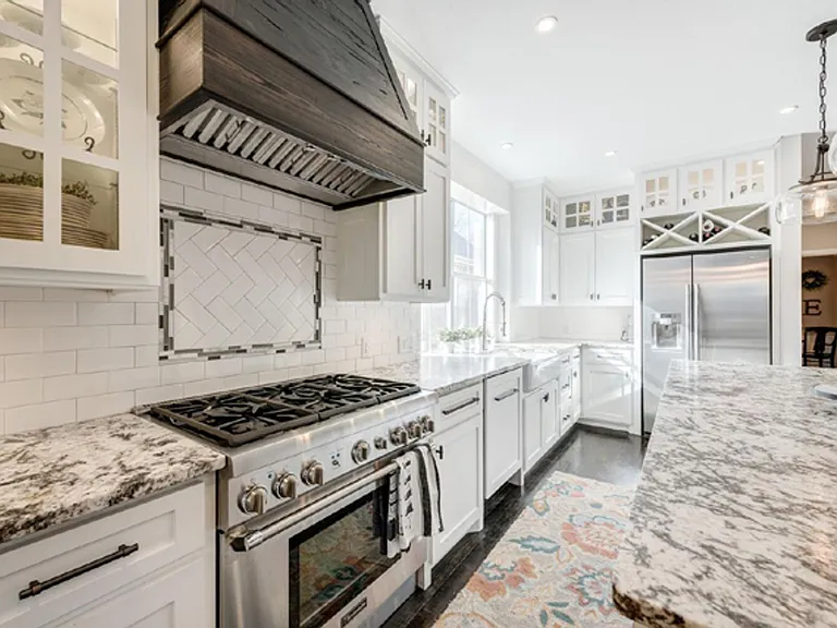2718 View Mdw — Photo 9