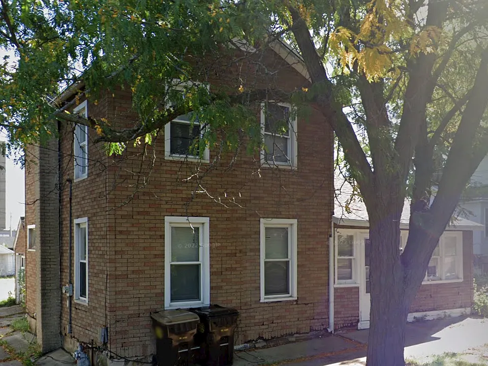 211 N Walnut Ave