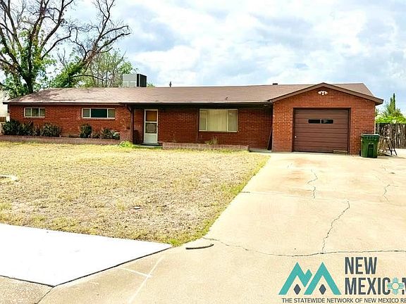 3rd image of 1503 S Country Club Cir