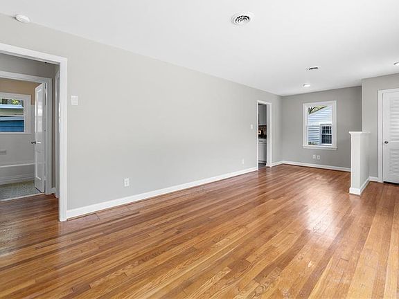 5th image of 3011 Masonic Dr
