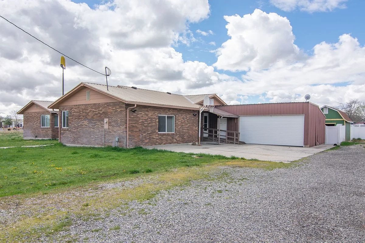 Building Photo - 92 N 2300 W #2
