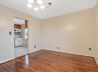 7 Troy Ct FLOOR 1, Maplewood, NJ 07040