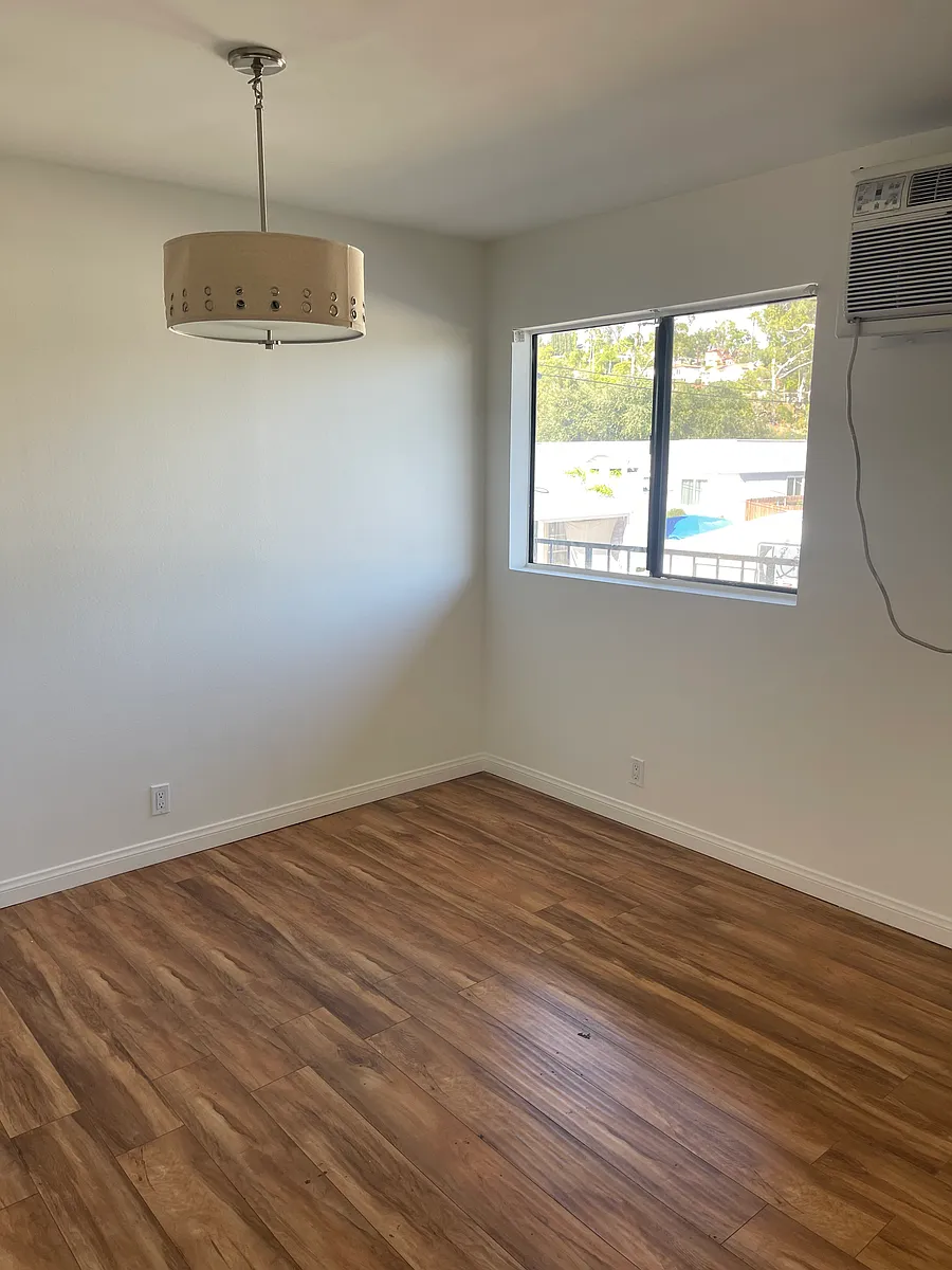 Building Photo - 1239 E Lexington Dr #3