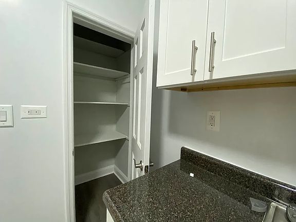 5th image of 80-15 Grenfell St Unit A2