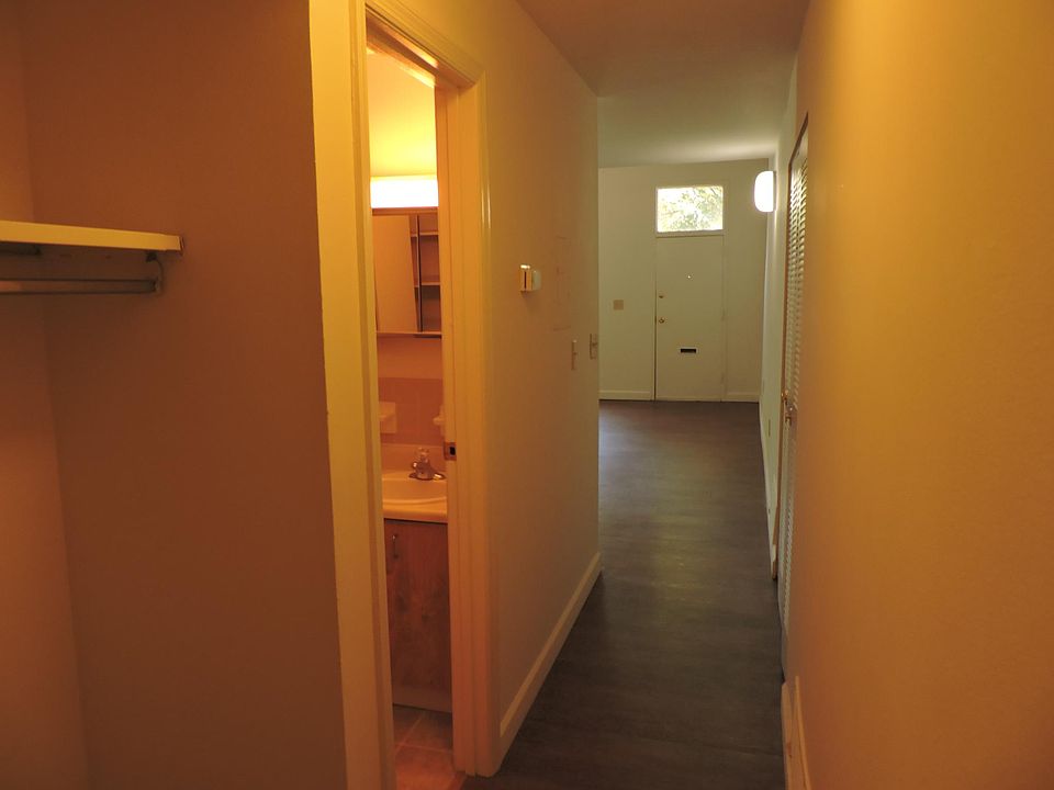 1st image of 1921 Senate St APT A