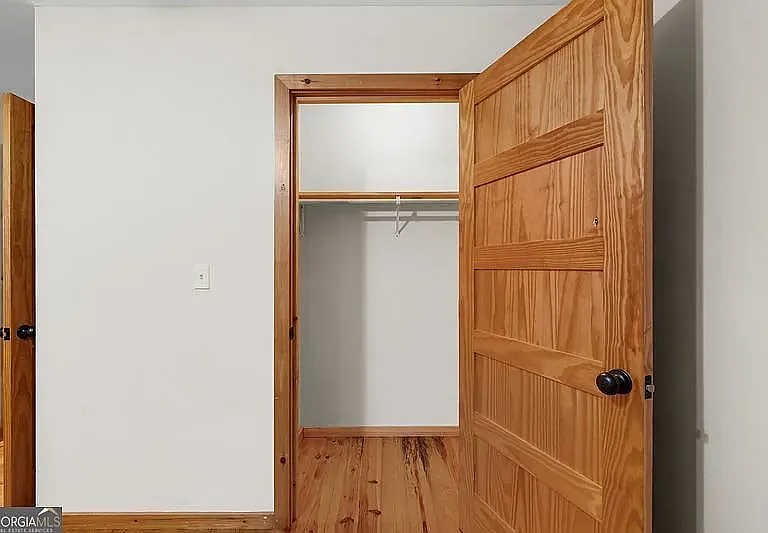 2nd Bedroom Closet