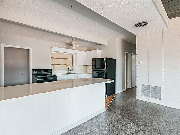 5th image of 6126 Hampton Dr N