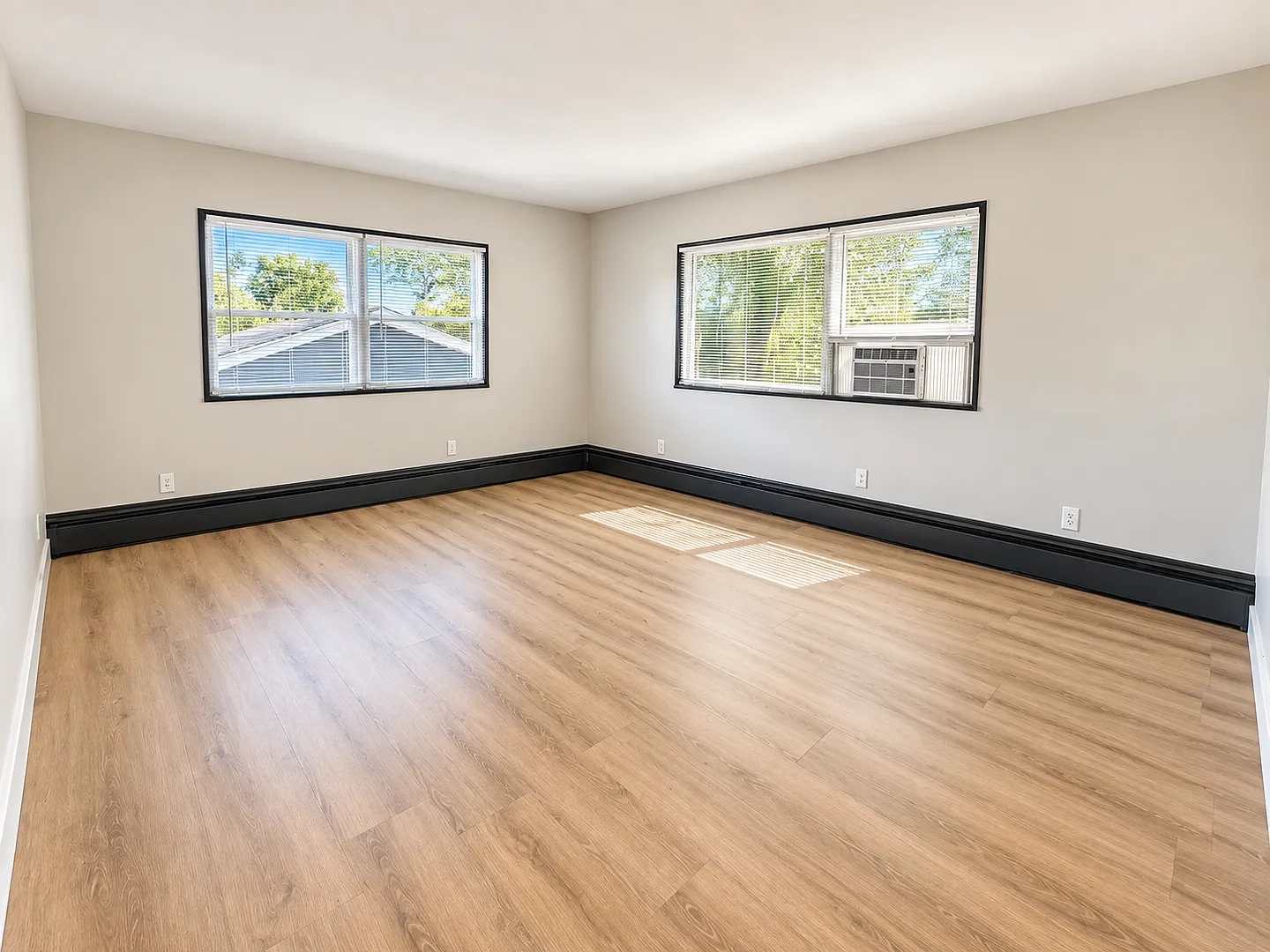 Uptown Flats — Photo 3
